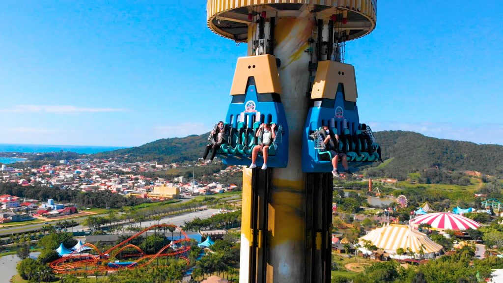 Big Tower!  Qual a sensação de curtir a Big Tower? Com 100 metros