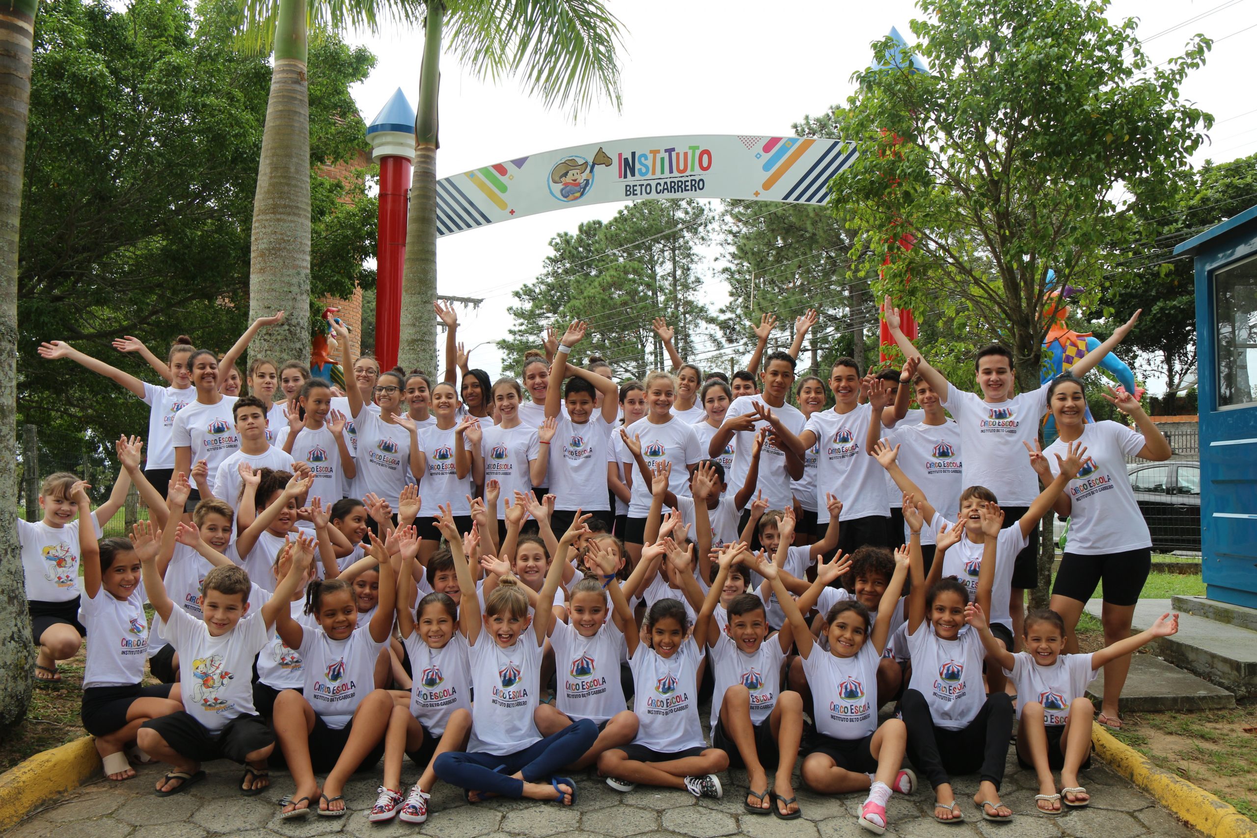 Instituto RessoArte comemora Semana da Criança no parque 'Beto Carrero  World' - O Pantaneiro